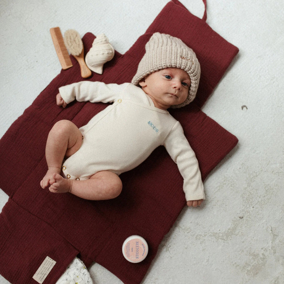 Changing Pad To Go – Burgundy Boo